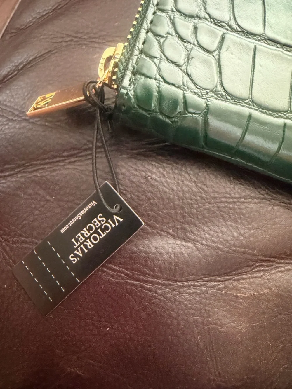 Victoria's Secret Green Croc-Embossed Zip Pouch with Gold Hardware - Picture 2 of 5